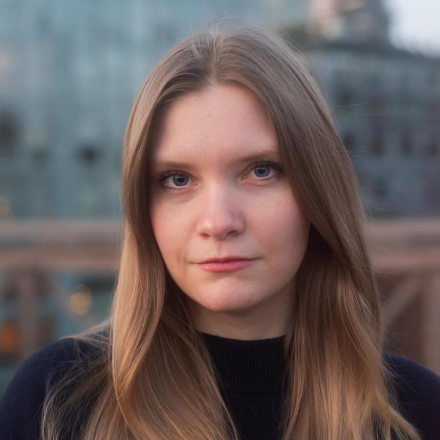 Portrait of Laura McNeill